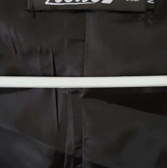 Men's Vest - Picture 4 of 6